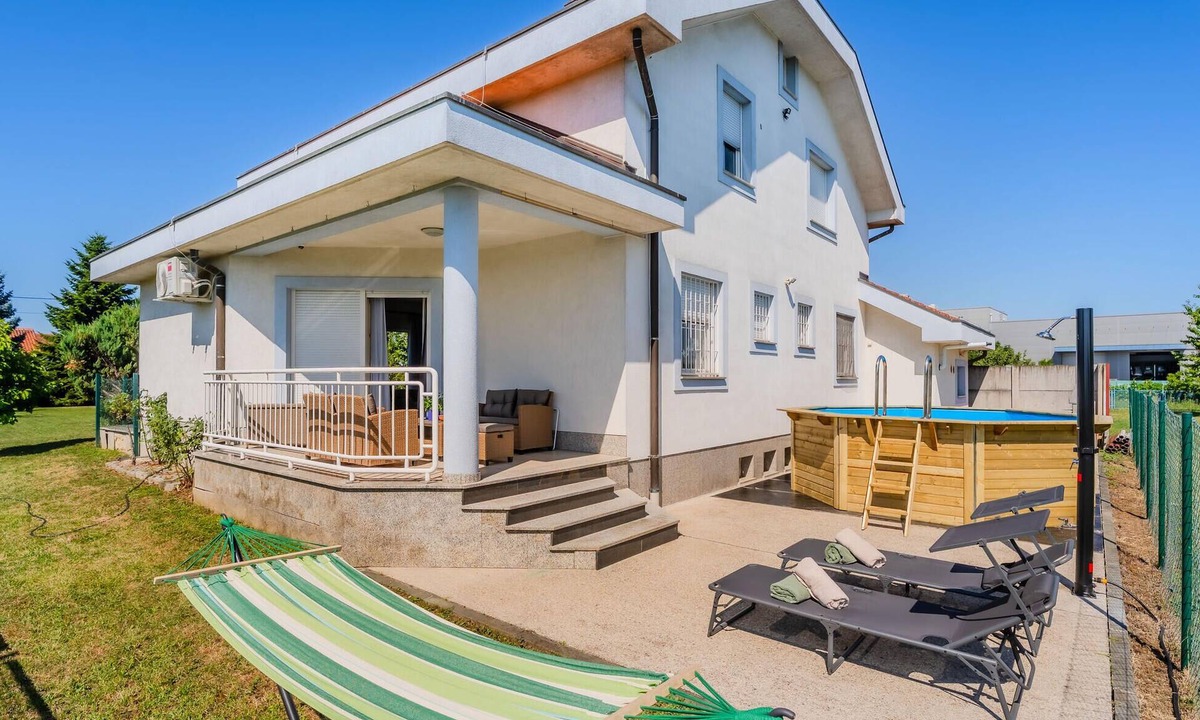 Novi Zagreb House | 1 bedroom awesome home in Hrvatski Leskovac