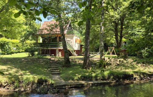 Zumberak House | 1 Bedroom Beach Front Home In Jastrebarsko