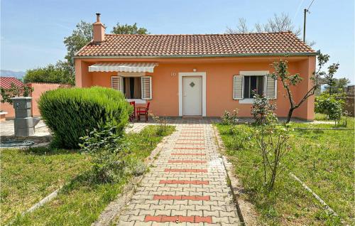 Biskupija House | 1 Bedroom Cozy Home In Knin