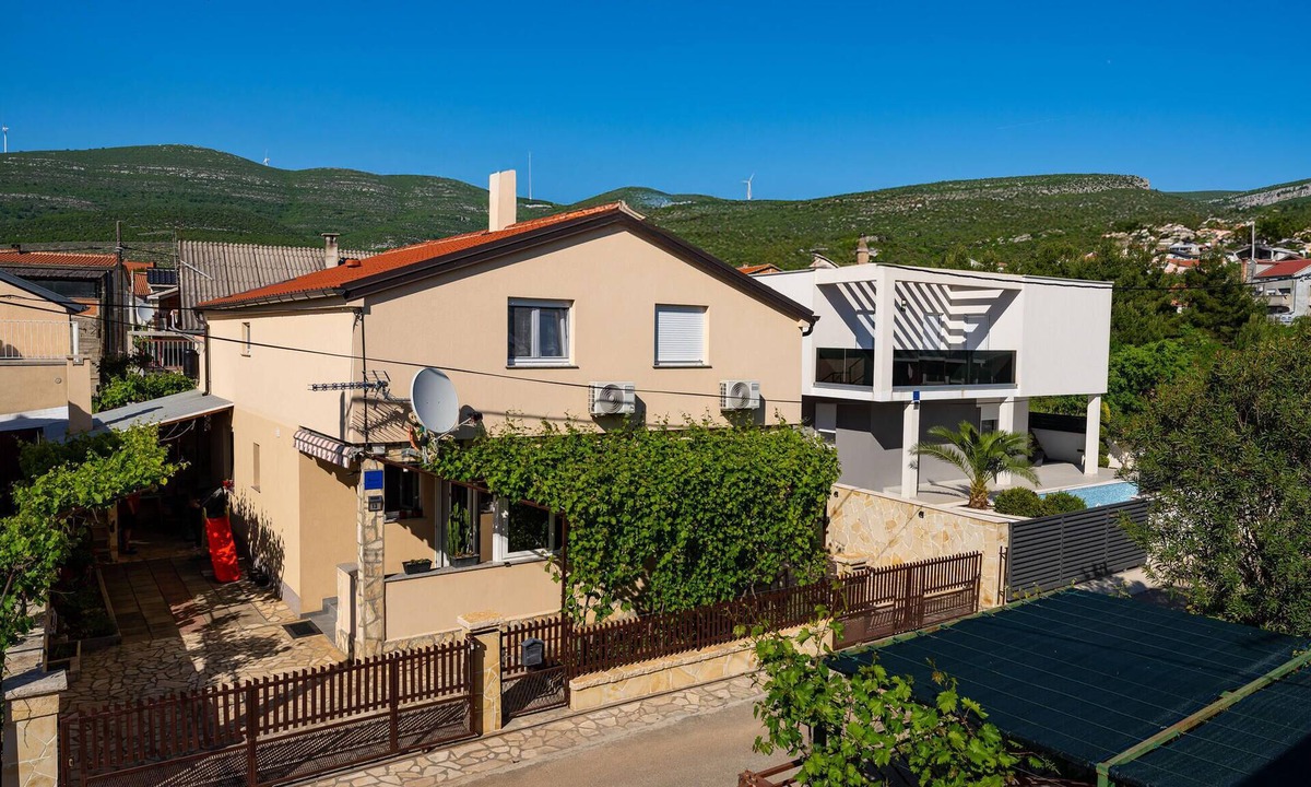 Gornji Karin Apartment | 1 bedroom nice apartment in Gornji Karin