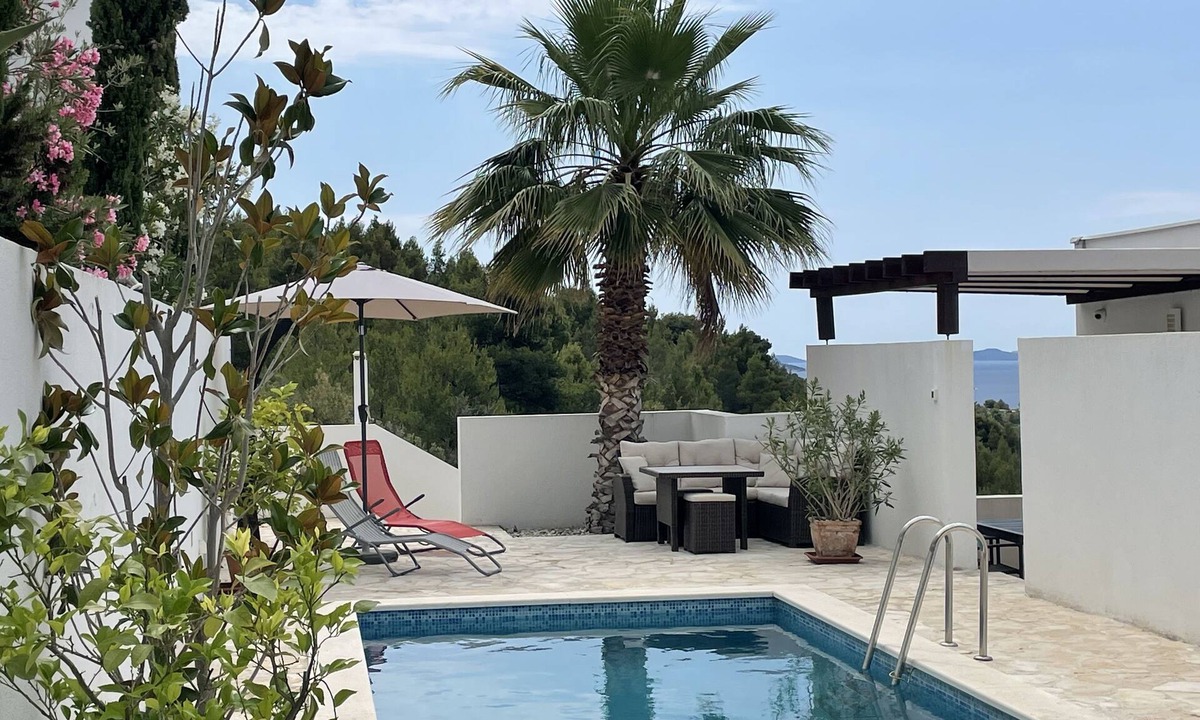 Susica Apartment | 1 or 2 apts (4/8 people) next to each other beach, pool, fantastic Kornati views