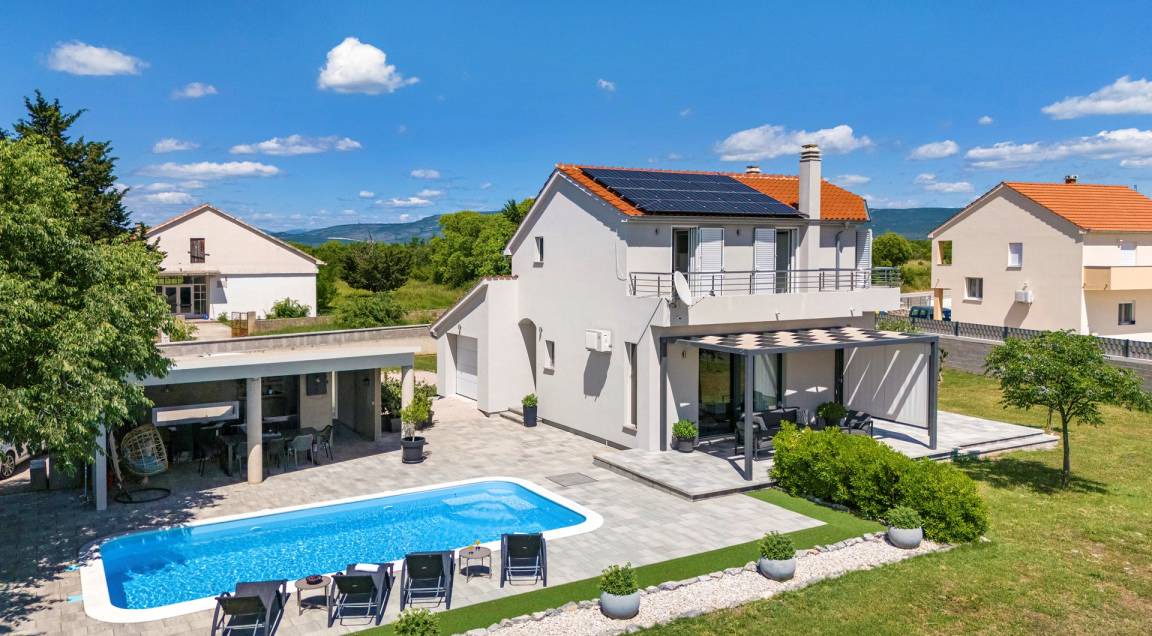 Drnis Villa | 127 m² Villa ∙ 3 bedrooms ∙ 6 guests