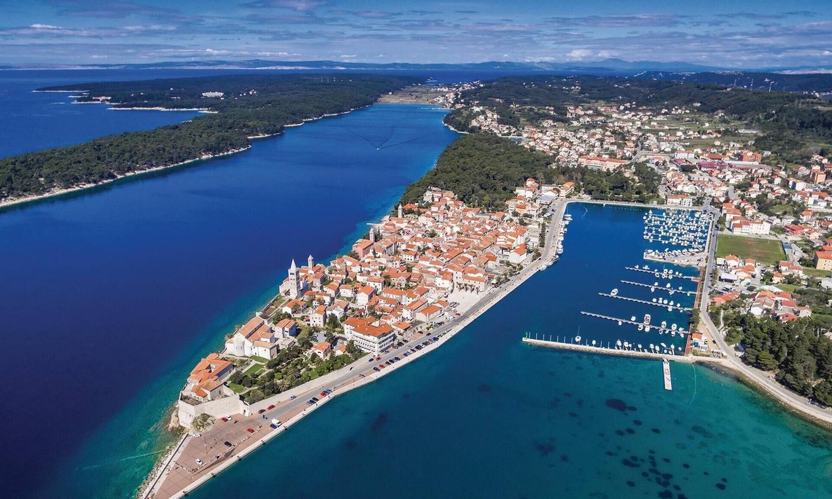 Banjol Apartment | 2 bedroom accommodation in Rab