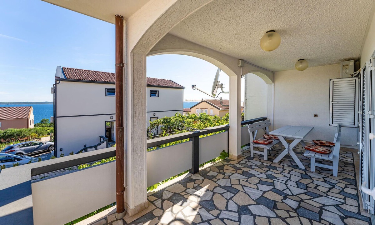 Rtina Apartment | 2 bedroom beach front apartment in Rtina
