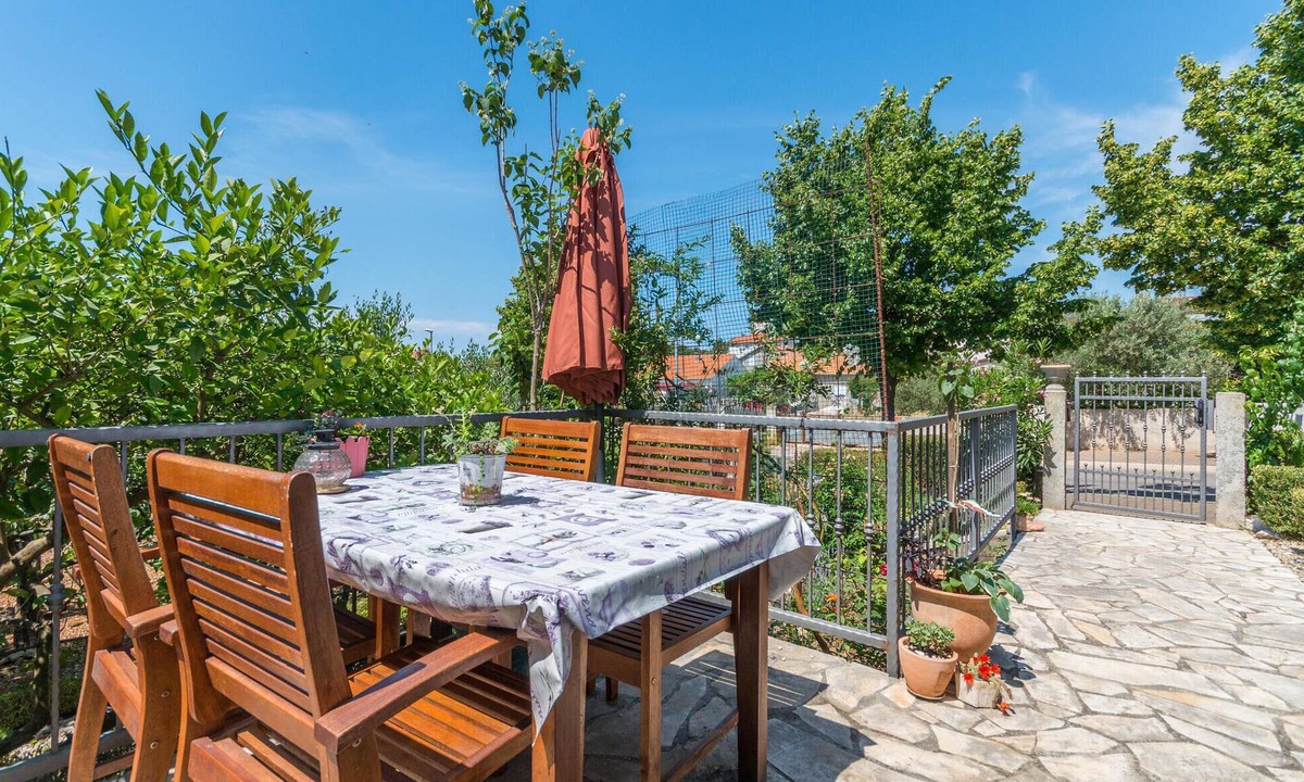Pakostane Apartment | 2 bedroom beautiful apartment in Pakostane