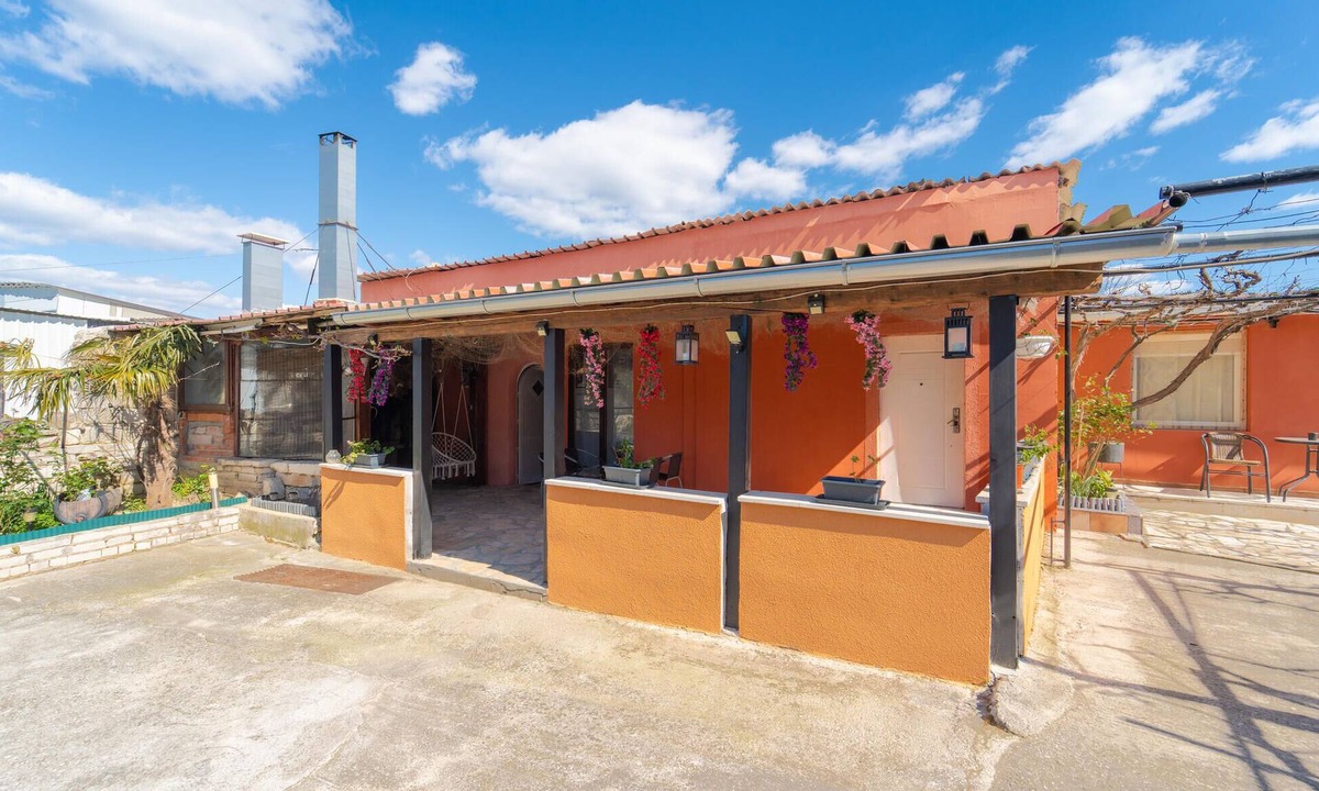 Donji Karin Apartment | 2 bedroom cozy apartment in Benkovac