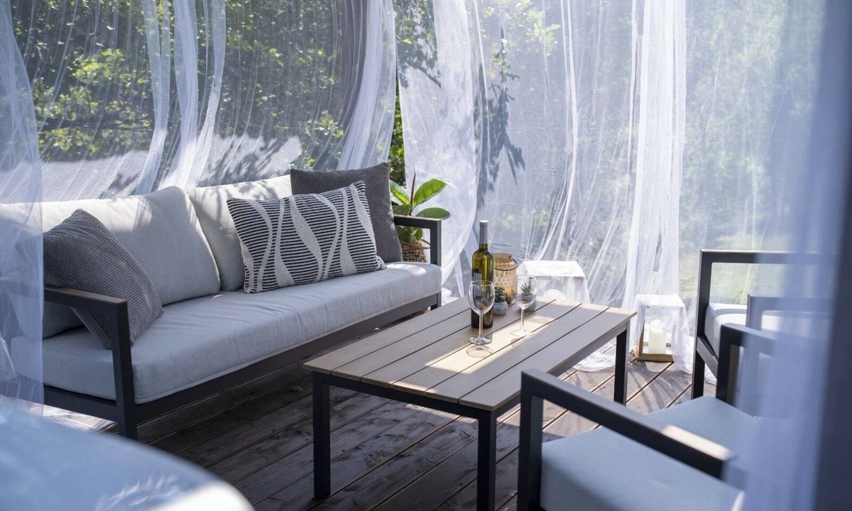 Netretic House | 2-bedroom house with Hot Tube, AC, WiFi. Enjoy a cozy stay near river.