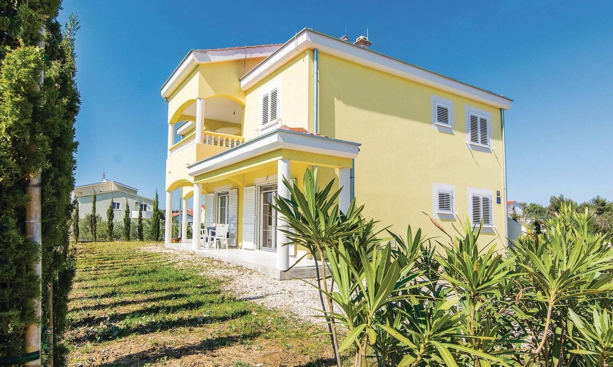 Pakostane Apartment | 2 bedroom nice apartment in Pakostane