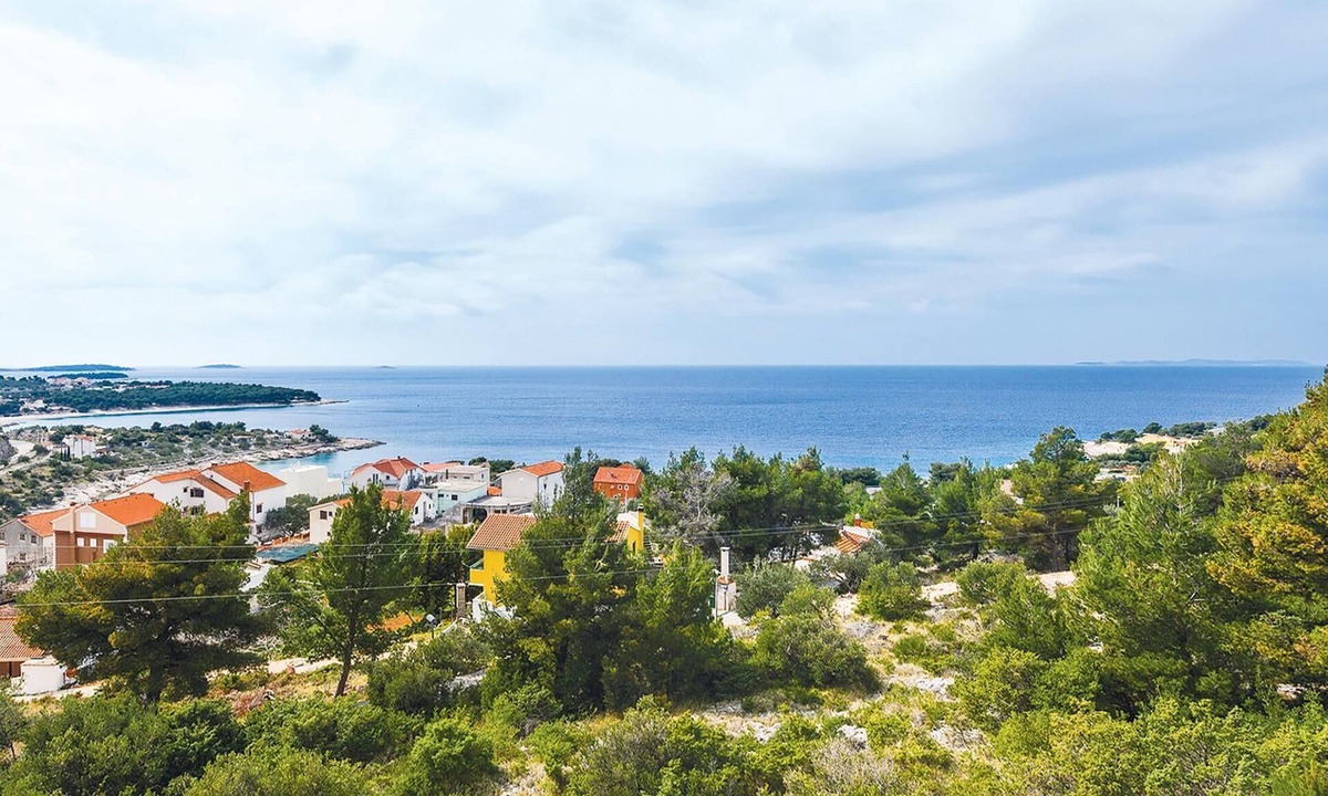 Primosten Burnji Apartment | 2 bedroom pet friendly apartment in Dolac