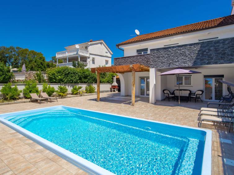 Pinezici House | 200 m² House ∙ 4 bedrooms ∙ 10 guests