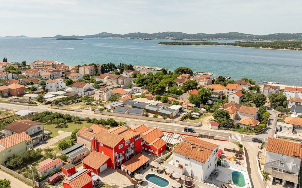 Turanj House | 219 m² House ∙ 5 bedrooms ∙ 10 guests