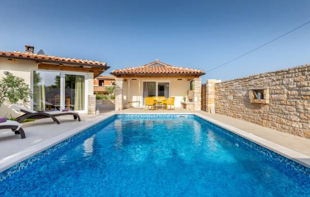 Zminj House | 3 bedroom accommodation in Klimni