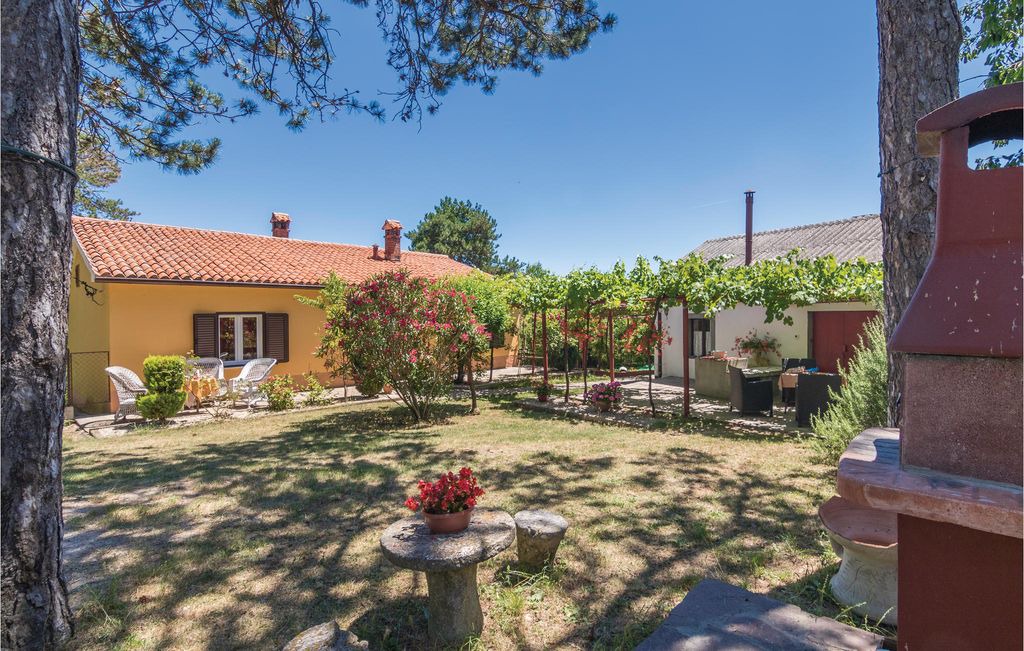 Martinski House | 3 bedroom accommodation in Nedescina