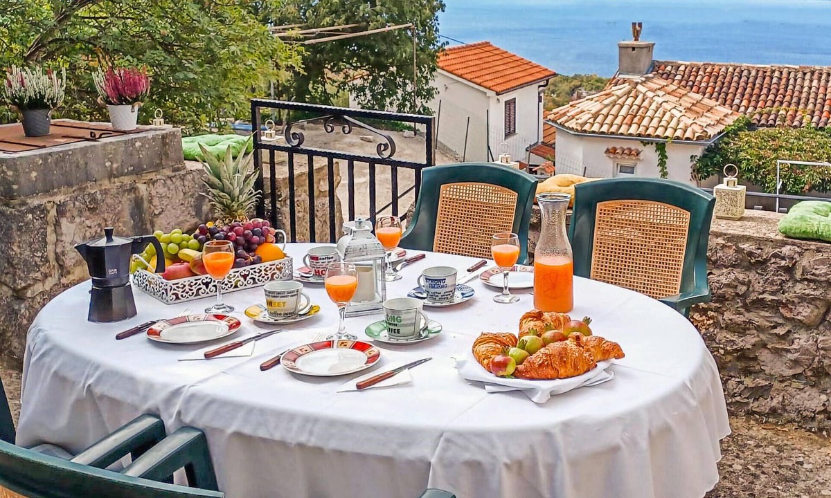 Cres House | 3 bedroom beautiful home in Dragozetici