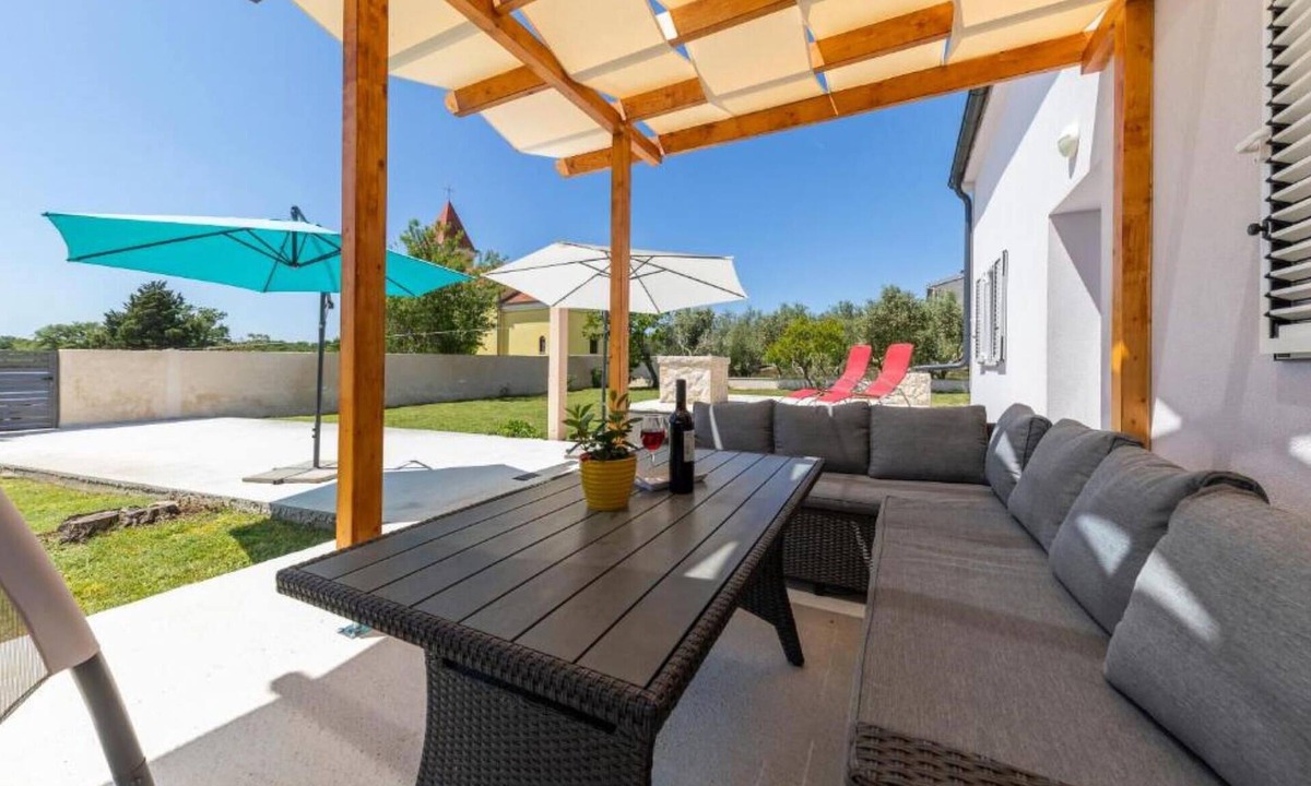 Poljica House | 3 bedroom luxurious home in Nin