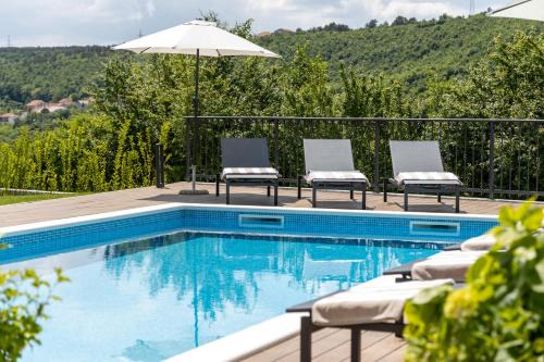 Sinj Apartment | 3 Luxury bedroom Apartment EMMA