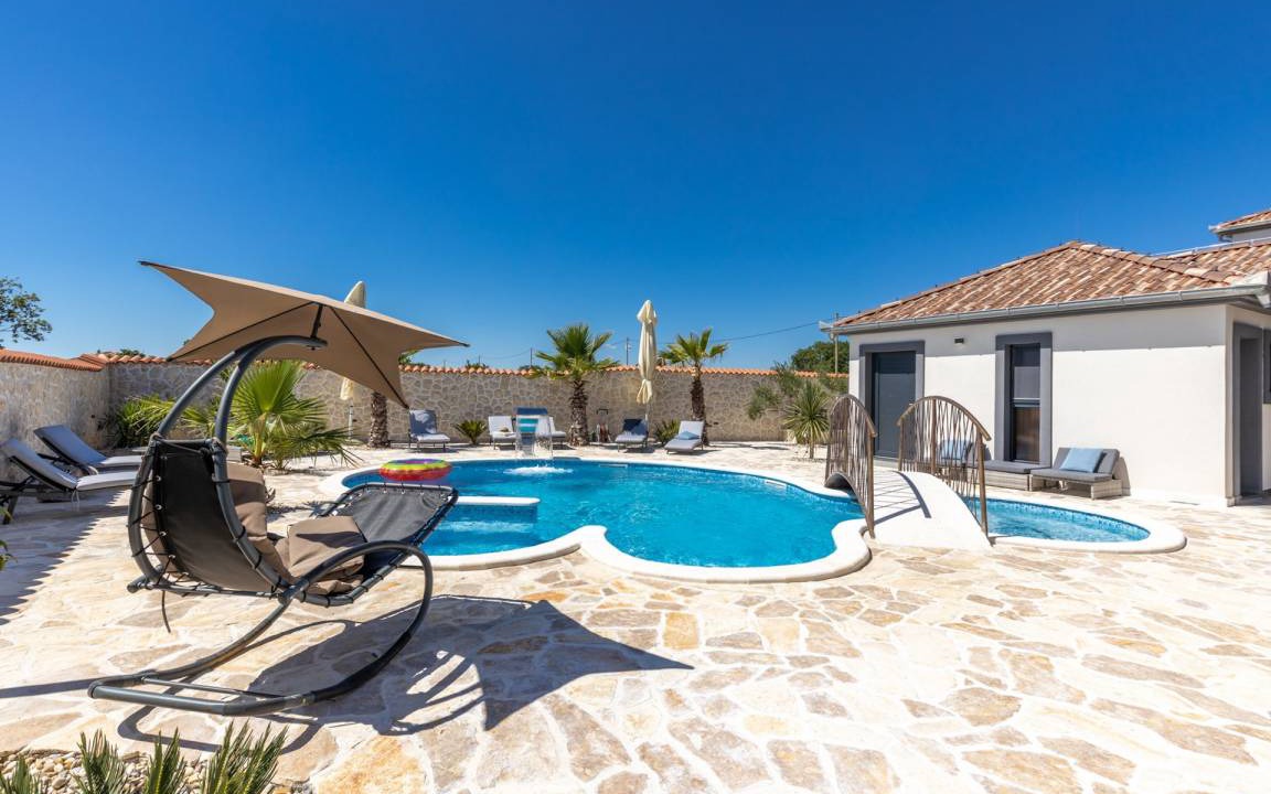 Murvica Villa | 330 m² Villa ∙ 10 bedrooms ∙ 20 guests