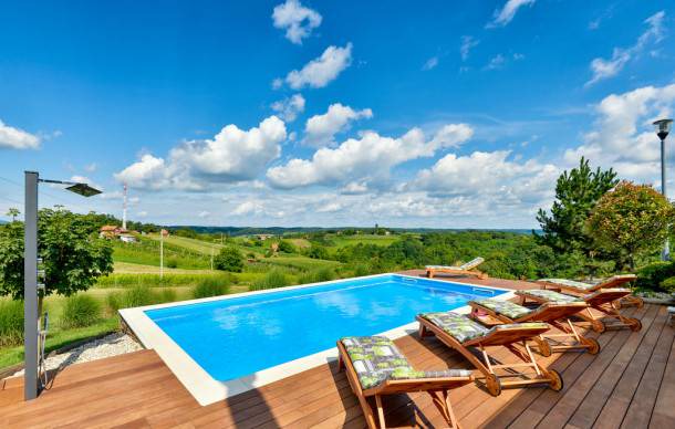 Bedenica House | 4 bedroom accommodation in Bedenica
