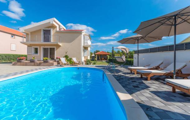 Pristeg House | 4 bedroom accommodation in Pristeg