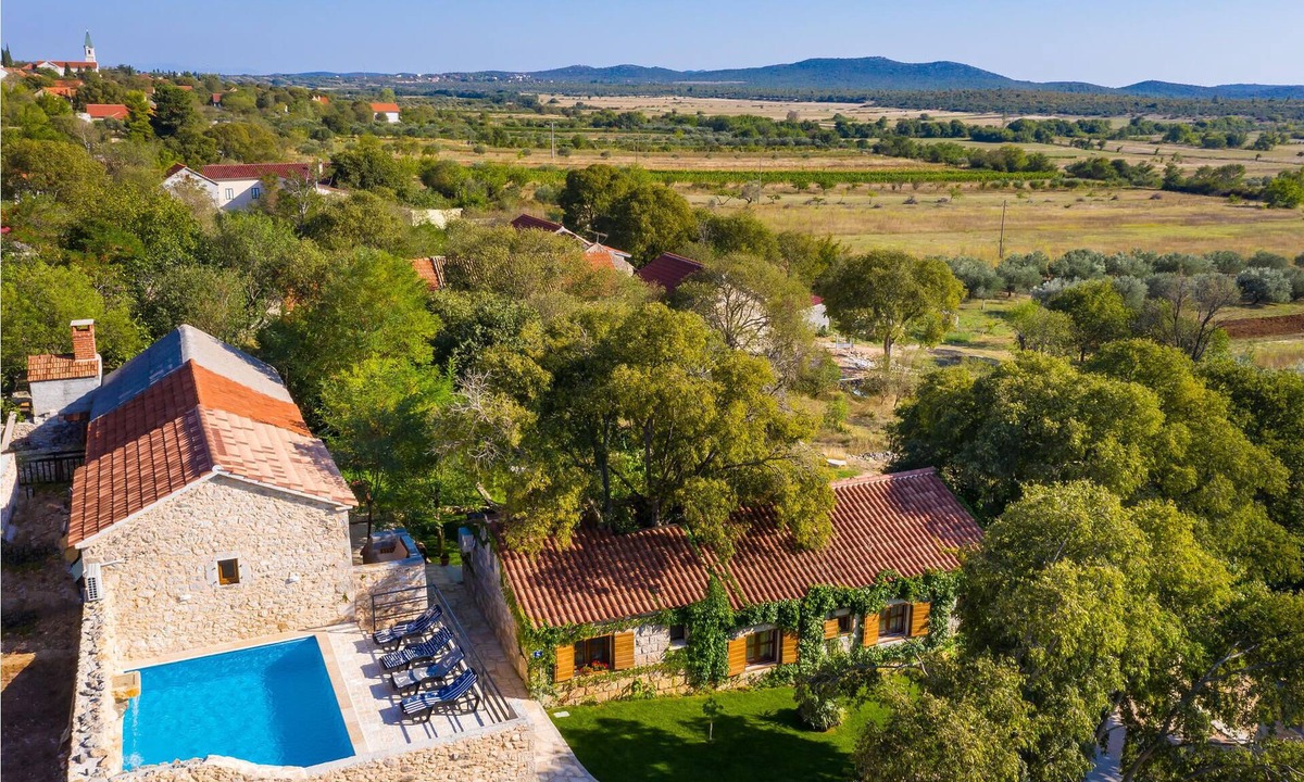 Stankovci House | 4 bedroom accommodation in Stankovci