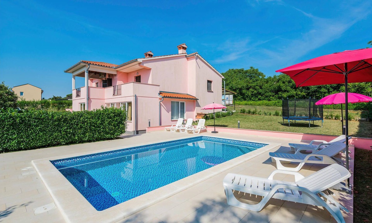 Martinski House | 4 bedroom accommodation in Labin