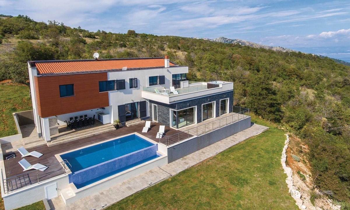 Ripenda Kosi House | 4 bedroom beautiful home in Labin
