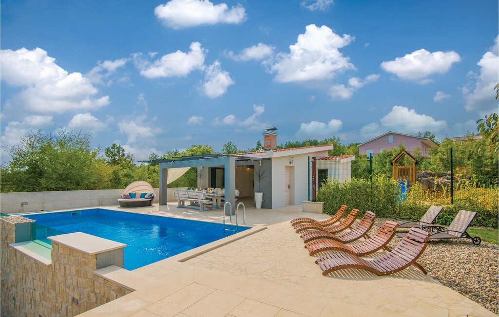 Grubine House | 5 bedroom accommodation in Grubine