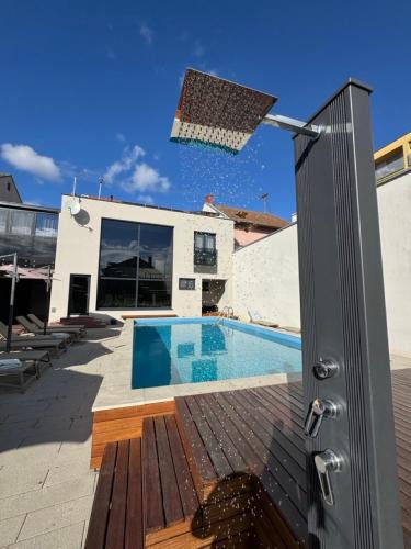 Osijek House | 5 Crowns - Osijek - Free EV - Self check in - Pool