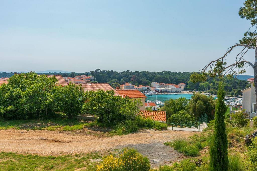 Rab Apartment | 52 m² Apartment ∙ 1 bedroom ∙ 3 guests