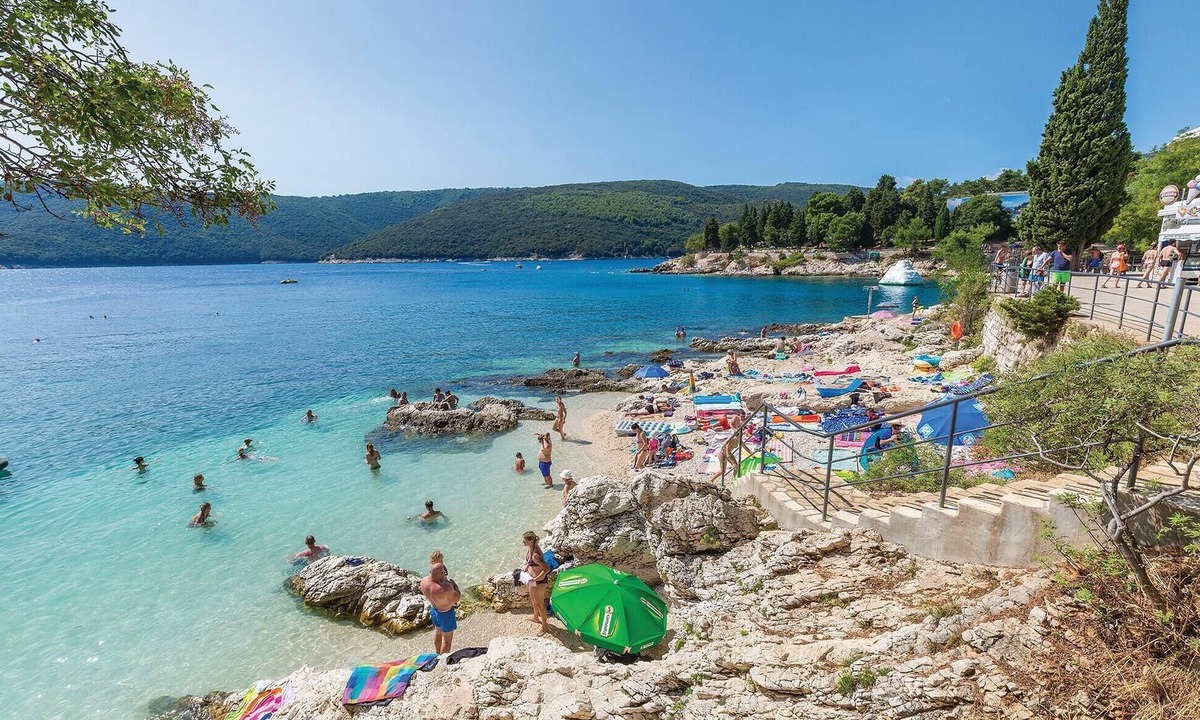 Martinski House | 6 bedroom accommodation in Martinski