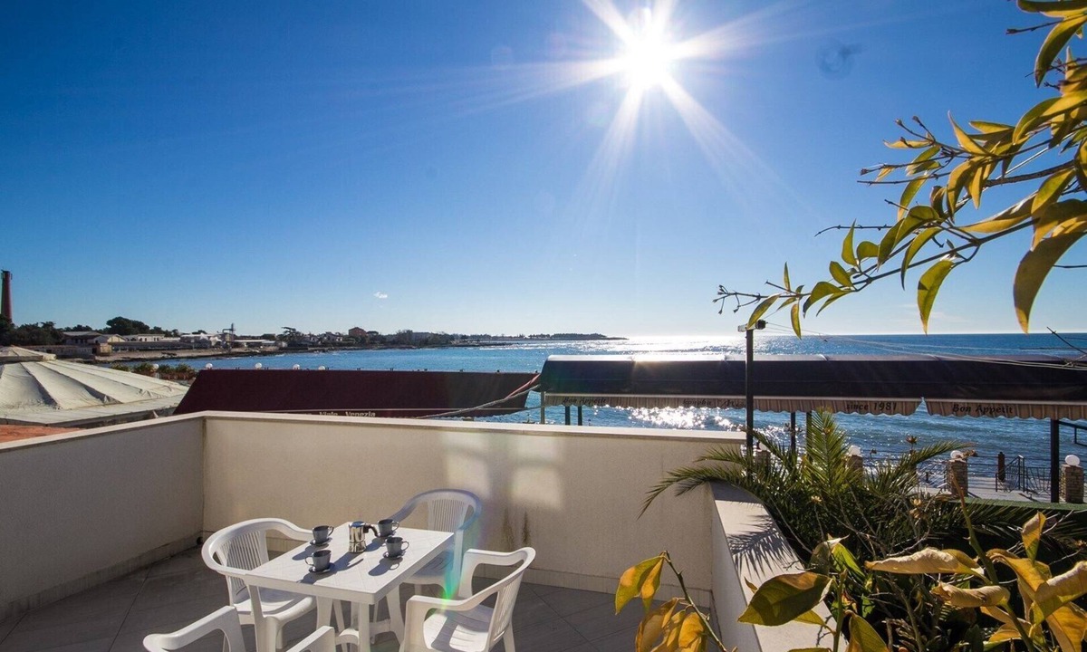 Umag Apartment | A seafront, one bedroom apartment with big terrace - Umag Center 1