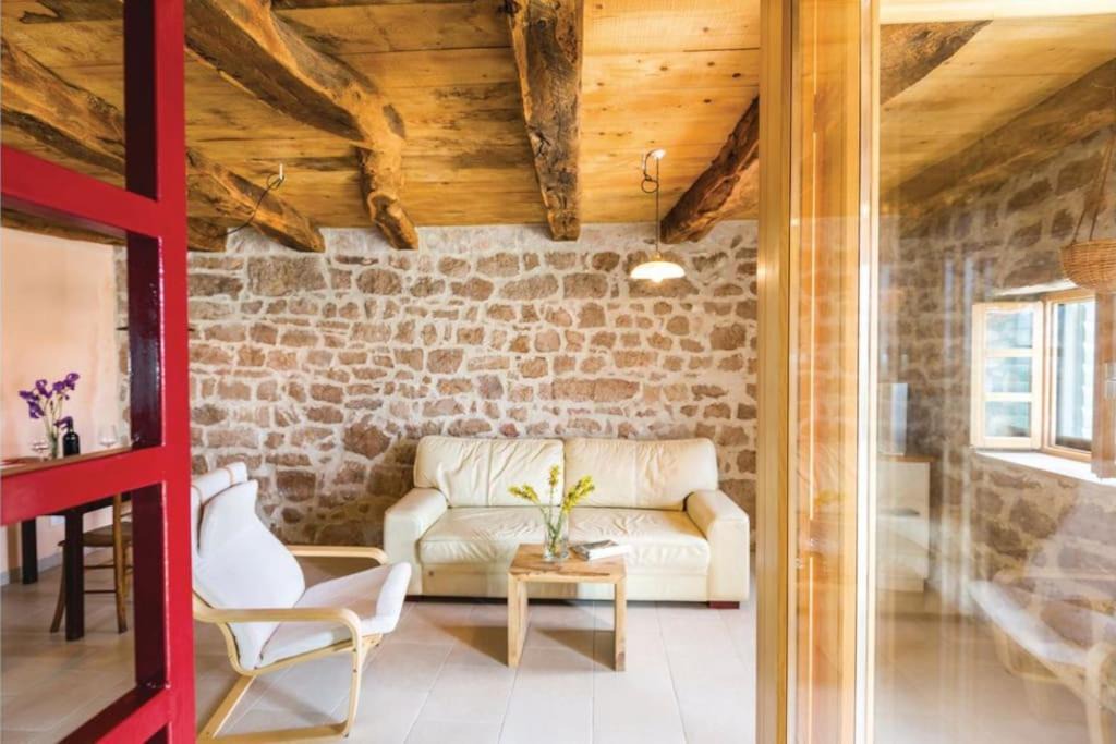 Cista Provo Apartment | A stone house 'Pojata'