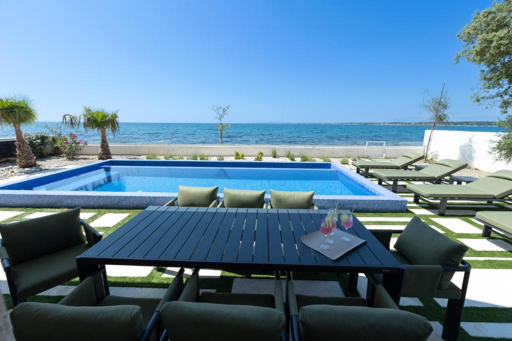 Zaton Villa | Adria Resort SEAFRONT Villa D Private Pool