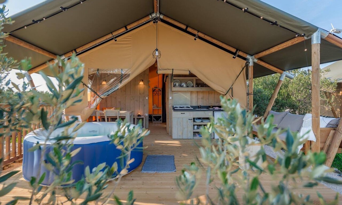 Donje Selo Apartment | Adriatic Heritage Glamping on Island