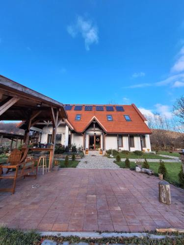Ozun Villa | AGROPENSIUNEA LIZNO - escape from the urban jungle