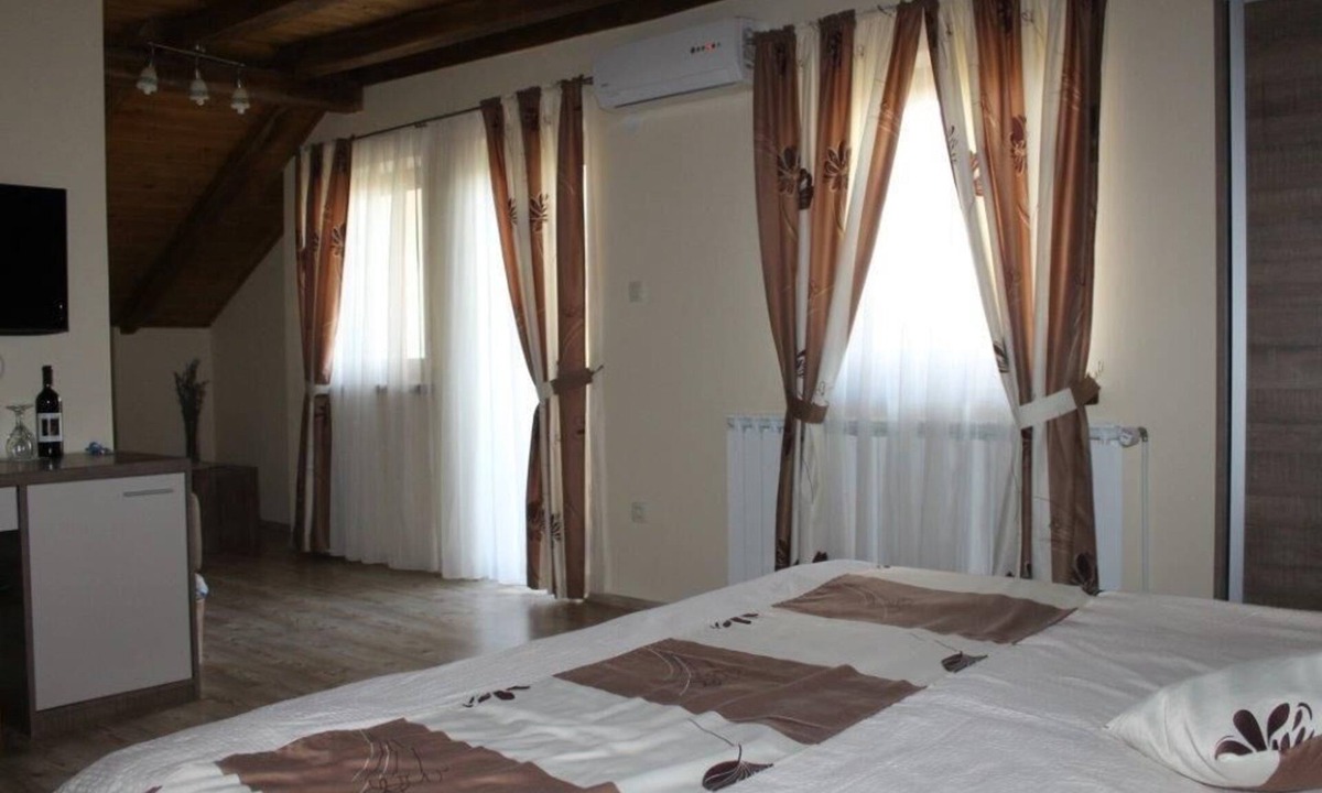 Leticani House | Agrotourism Vinia