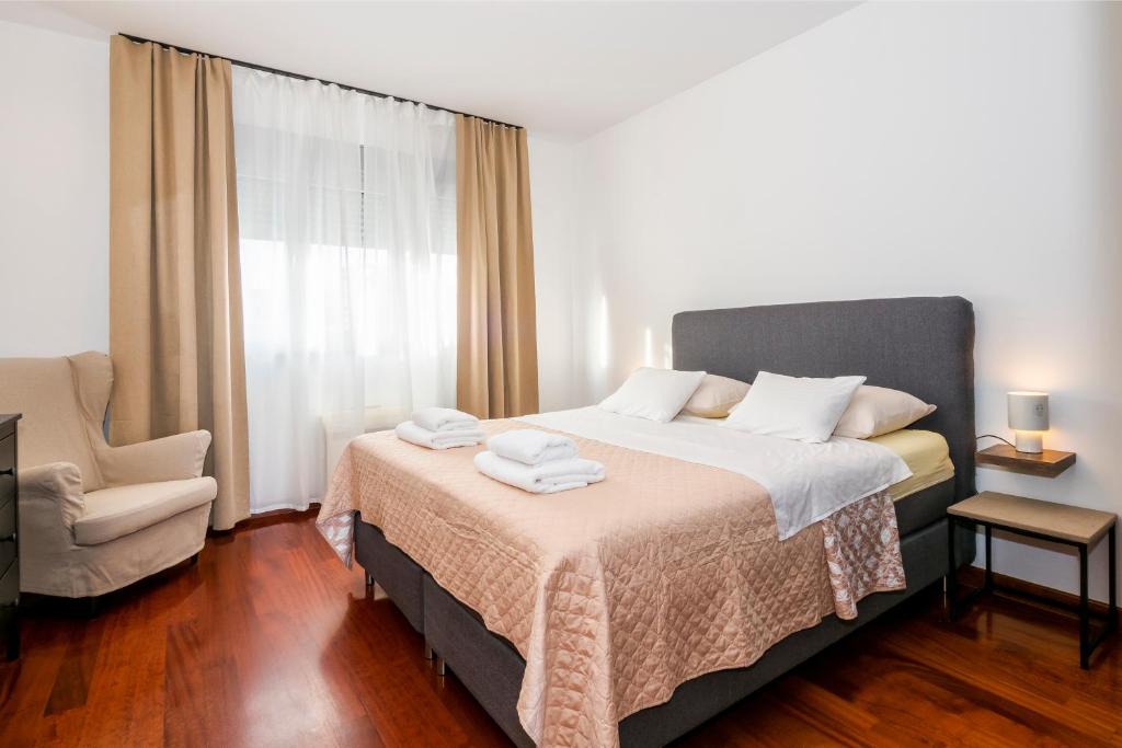 Bacvice Apartment | Airy 2-BR Apt w/Open Layout & Modern Design