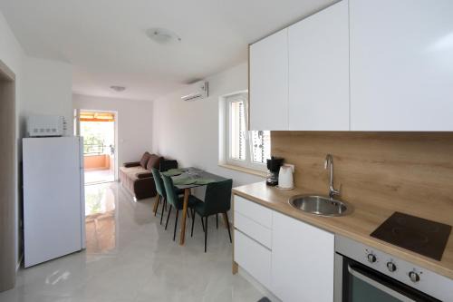 Bibinje Apartment | Alfonso
