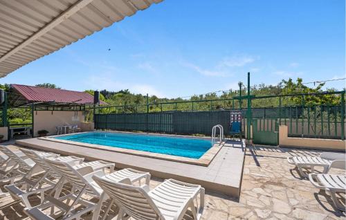 Skradin Apartment | Amazing Apartment In Dubravice With Wifi
