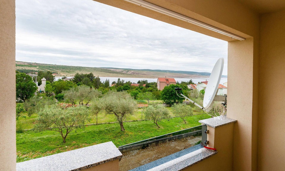 Rovanjska Apartment | Amazing apartment in Rovanjska with WiFi