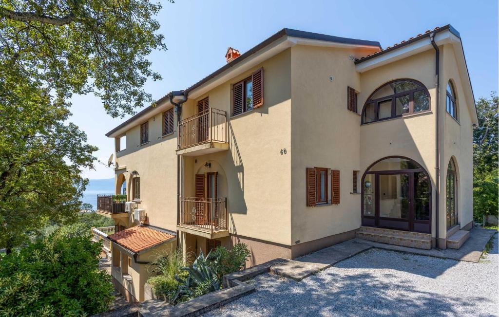 Zurkovo Apartment | Amazing Apartment In Kostrena With Wifi