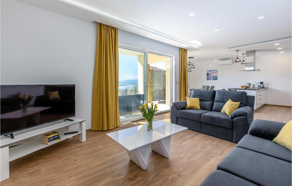 Zurkovo Apartment | Amazing Apartment In Kostrena With Swimming Pool