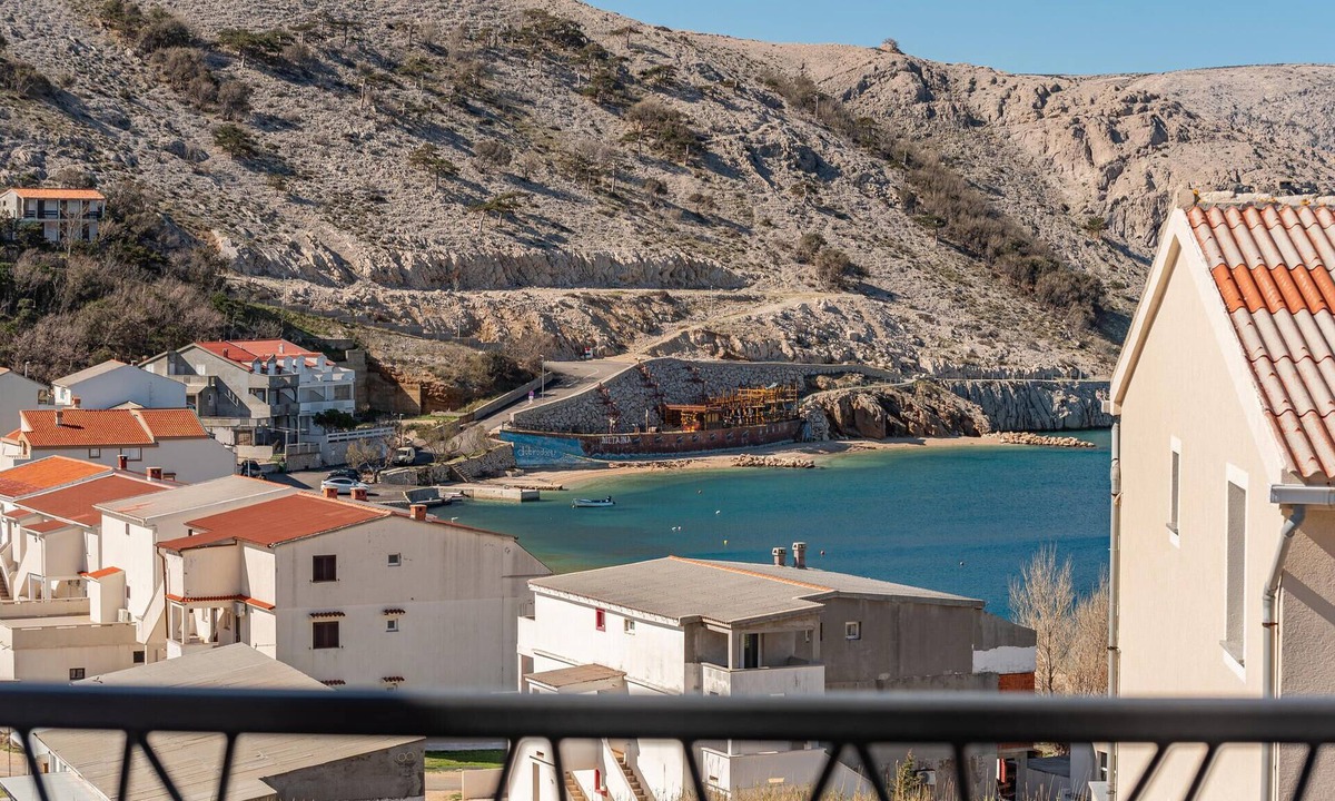 Metajna Apartment | Amazing apartment in Metajna with house sea view
