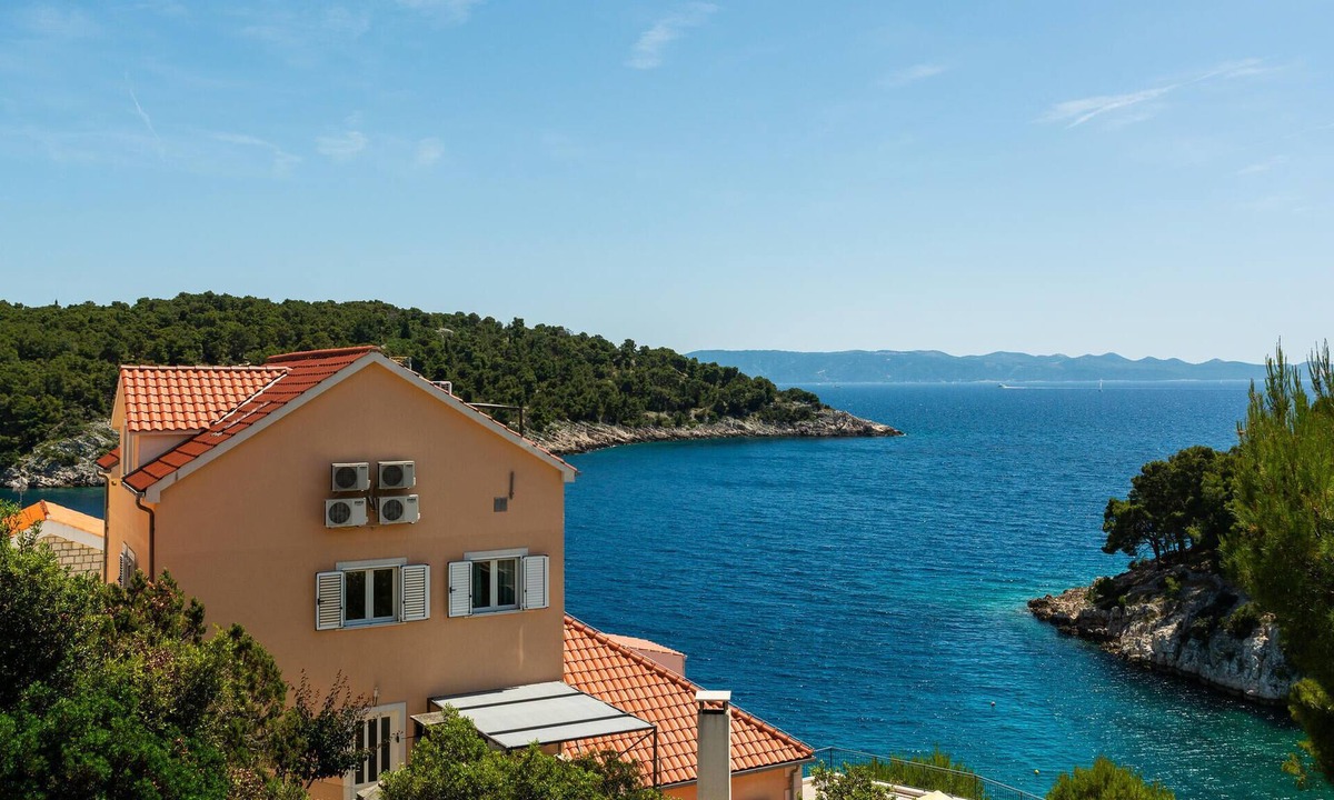 Cove Osibova (Milna) Apartment | Amazing apartment in Milna with house sea view