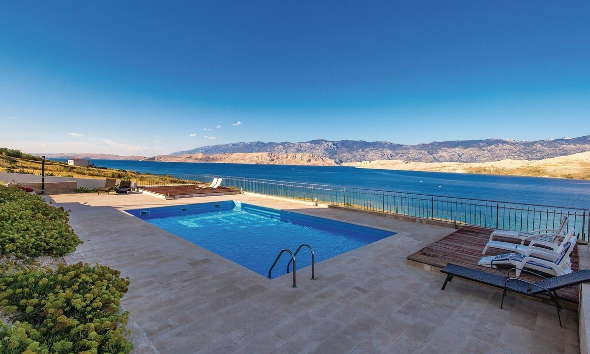 Pag Apartment | Amazing apartment in Pag with WiFi