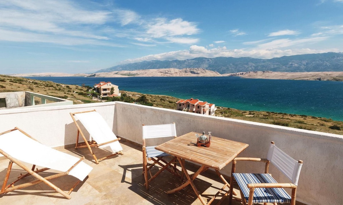Pag Apartment | Amazing apartment in Pag with house sea view