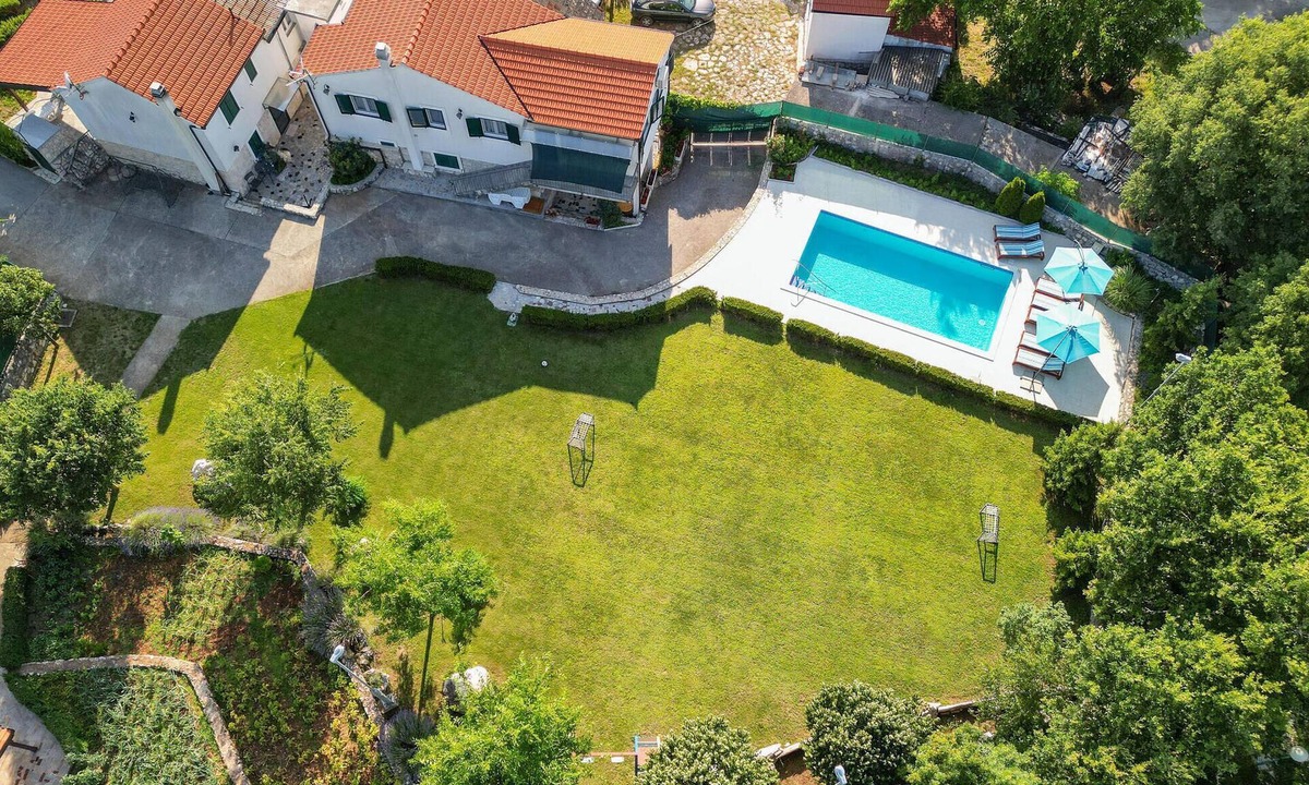 Caporice House | Amazing home in Caporice