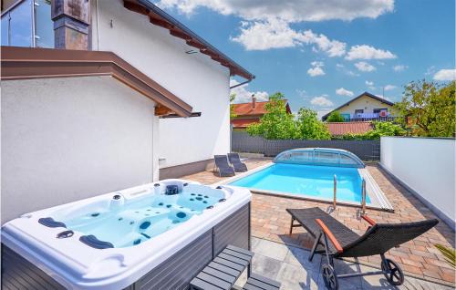 Dugo Selo House | Amazing Home In Dugo Selo