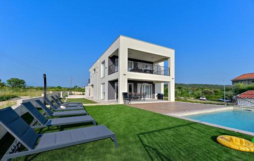 Ljubac House | Amazing Home In Ljubac