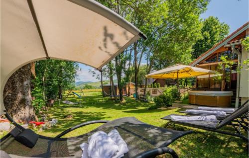Gracac House | Amazing Home In Mazin With Sauna